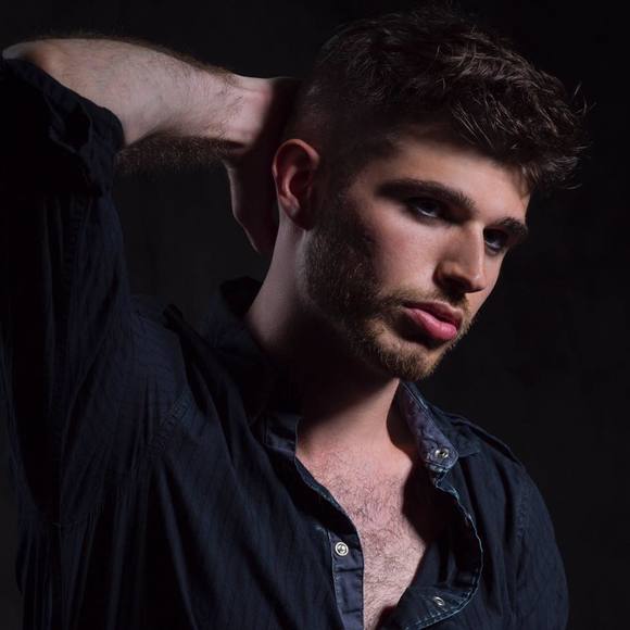 Meet your Posher, John-ross - Picture 1 of 1